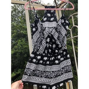 ROMPER SMALL S FOREVER21 ELEPHANT PRINT LIKE NEW